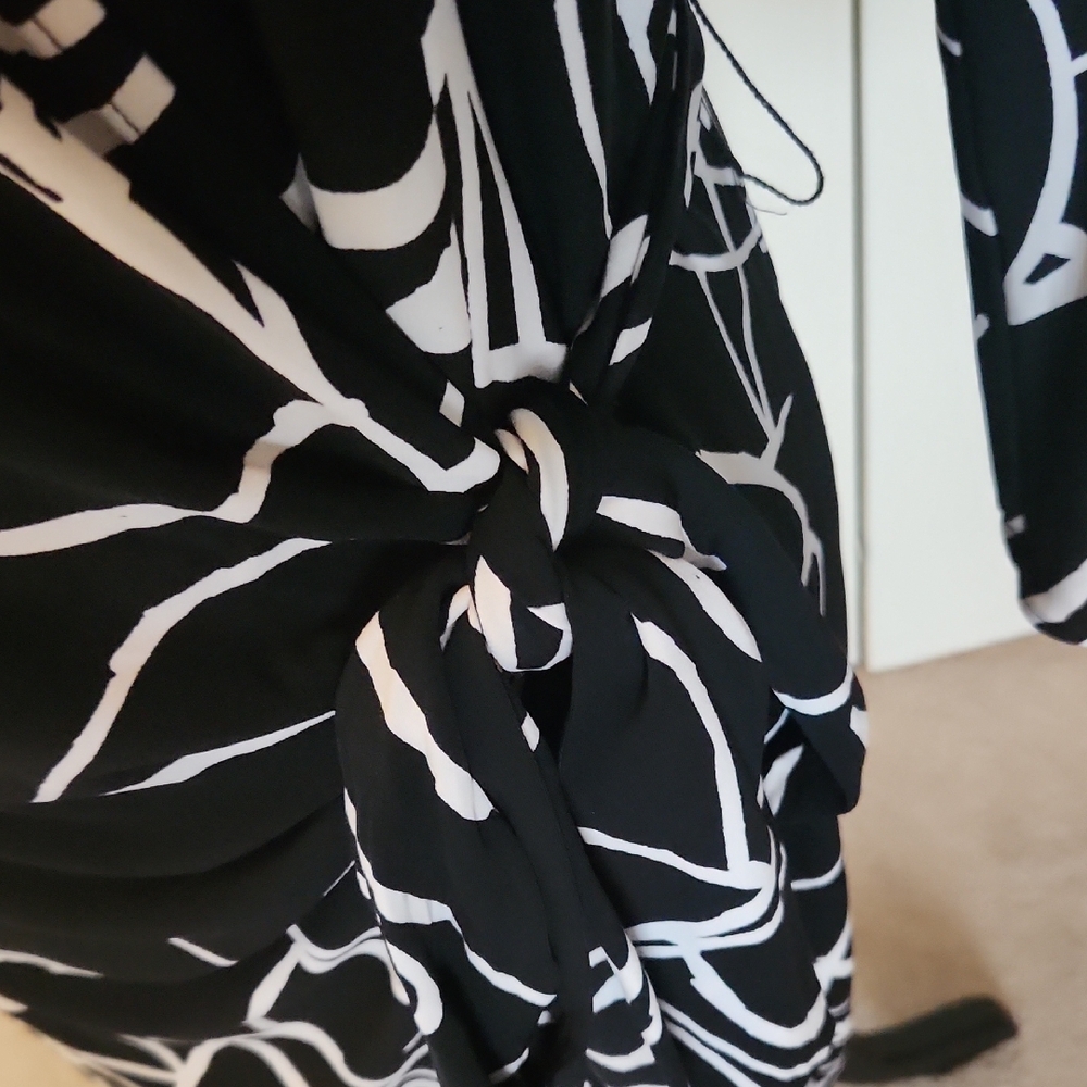 Donna Morgan Black and White Wrap Dress - Picture 4 of 5